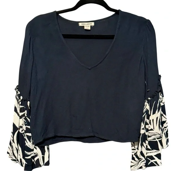 Billabong Island Folk Pieced Crinkle Wide Flare Sleeve Lightweight Top - Picture 3 of 8